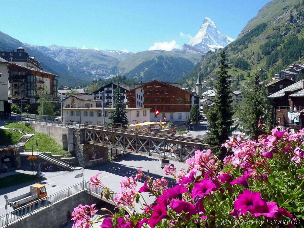 Фото Hotel Mama Zermatt