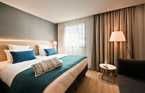 Гостиница Golden Tulip Sophia Antipolis - Hotel & SPA в Вальбонне