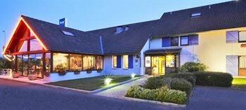Гостиница Kyriad Geneve - Saint-Genis-Pouilly в Же
