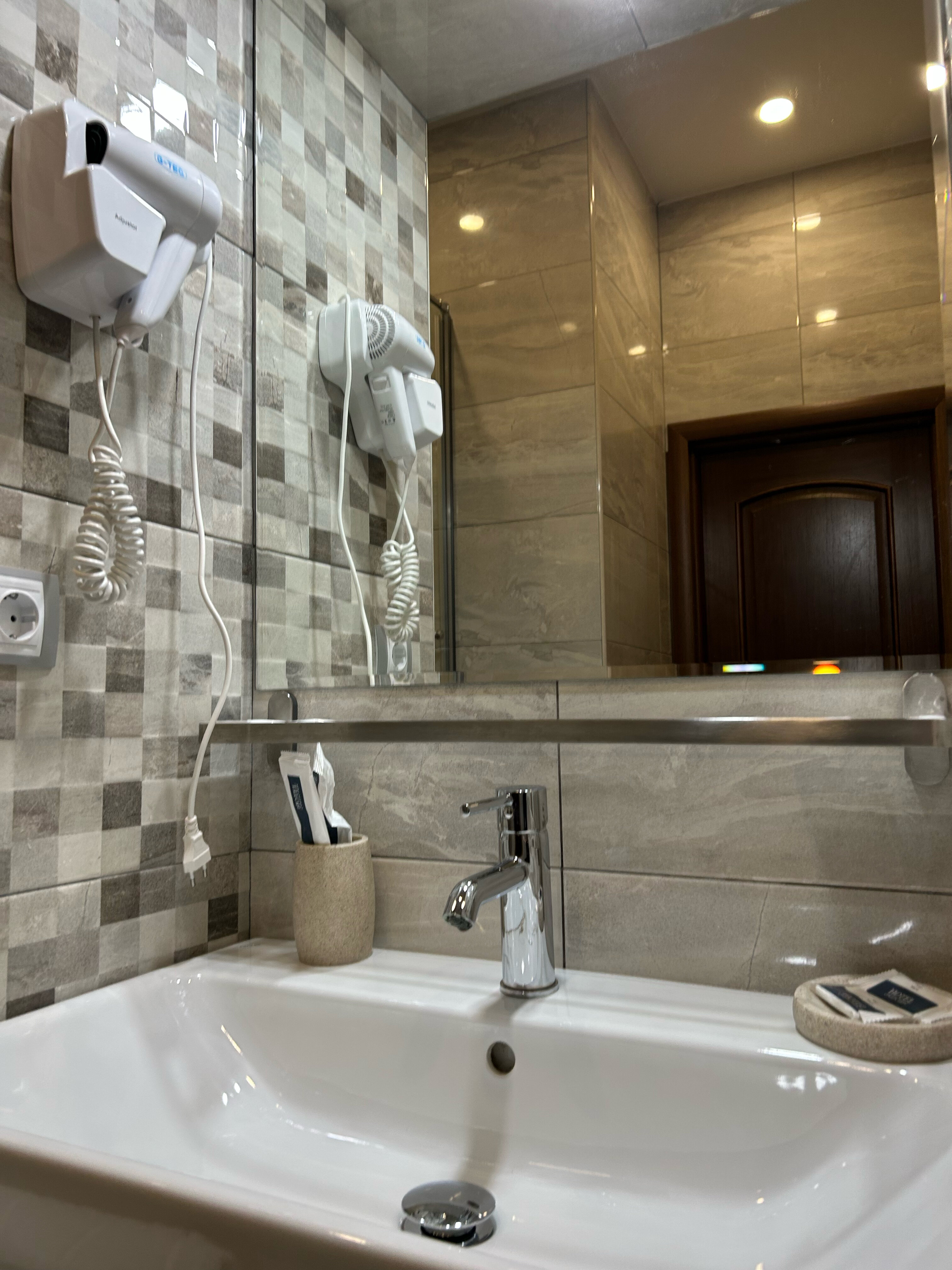 Фото Ле Мон