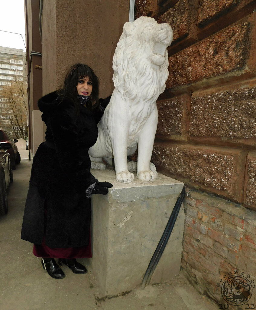 Genre sculpture Лев, Moscow, photo