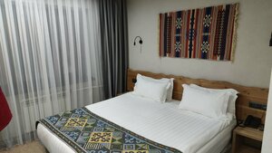 My Hotel Bishkek (проспект Чуй, 121), қонақ үй  Бішкекте