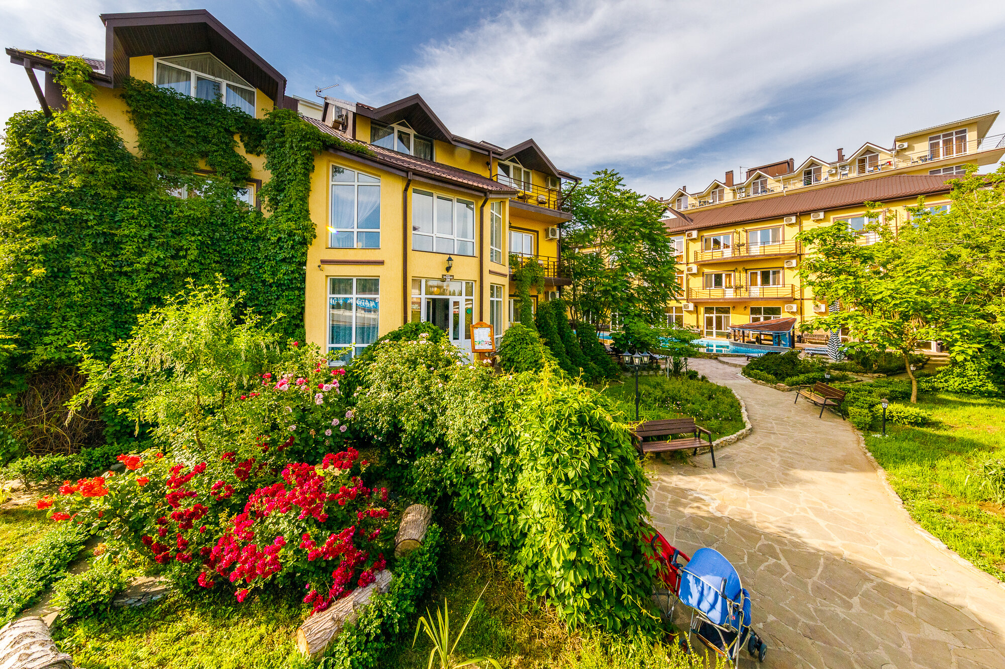 Фото отеля 1