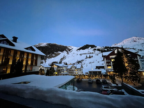 Гостиница Andermatt Swiss Alps AG в Андерматте