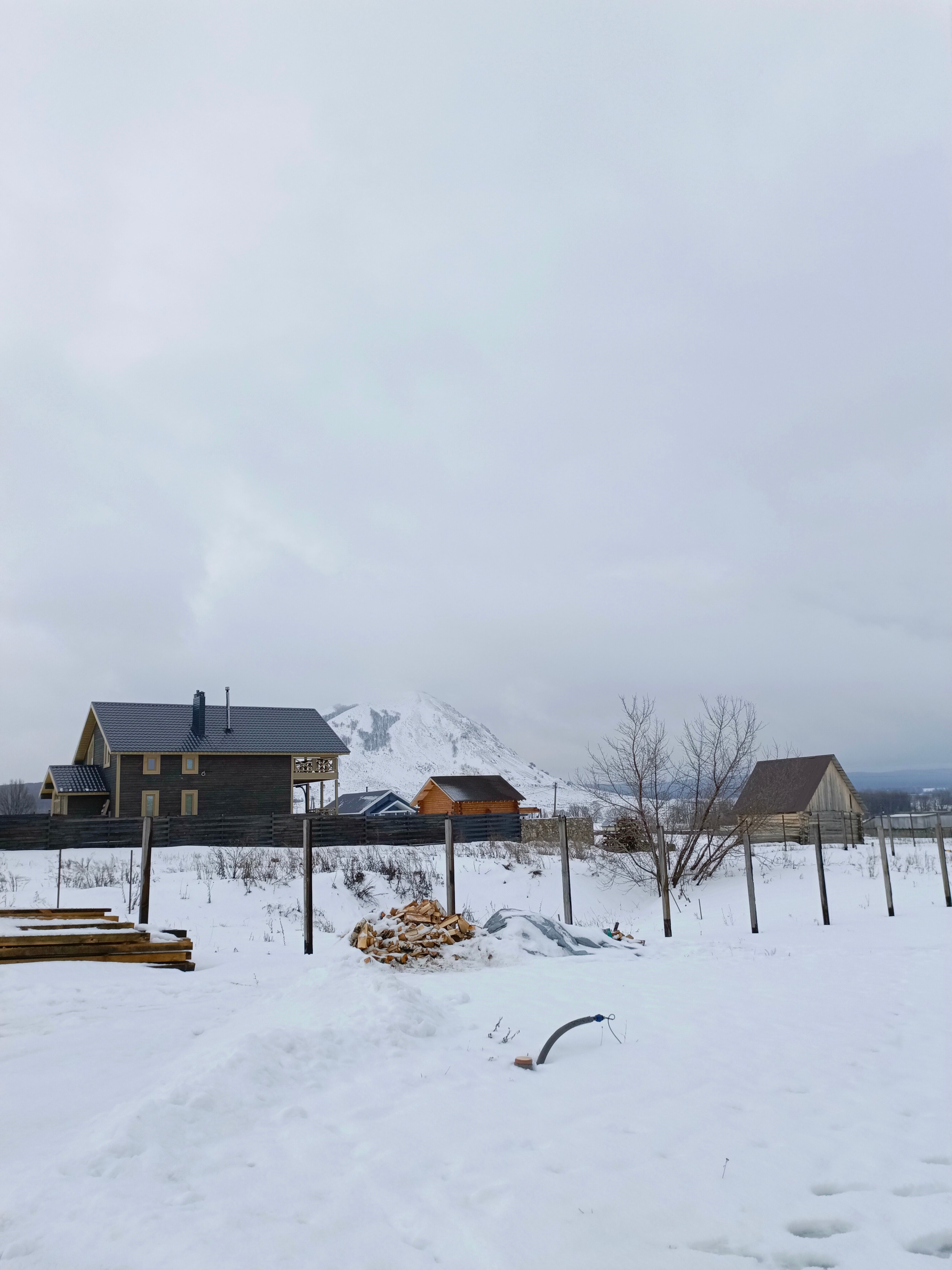 Фото Дом под горой