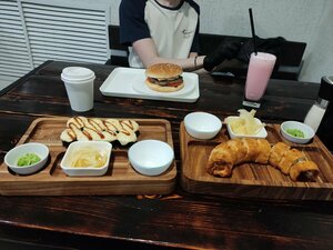 Burg n Roll (Kartaly, ulitsa Kalmykova, 5/2) ، مطعم