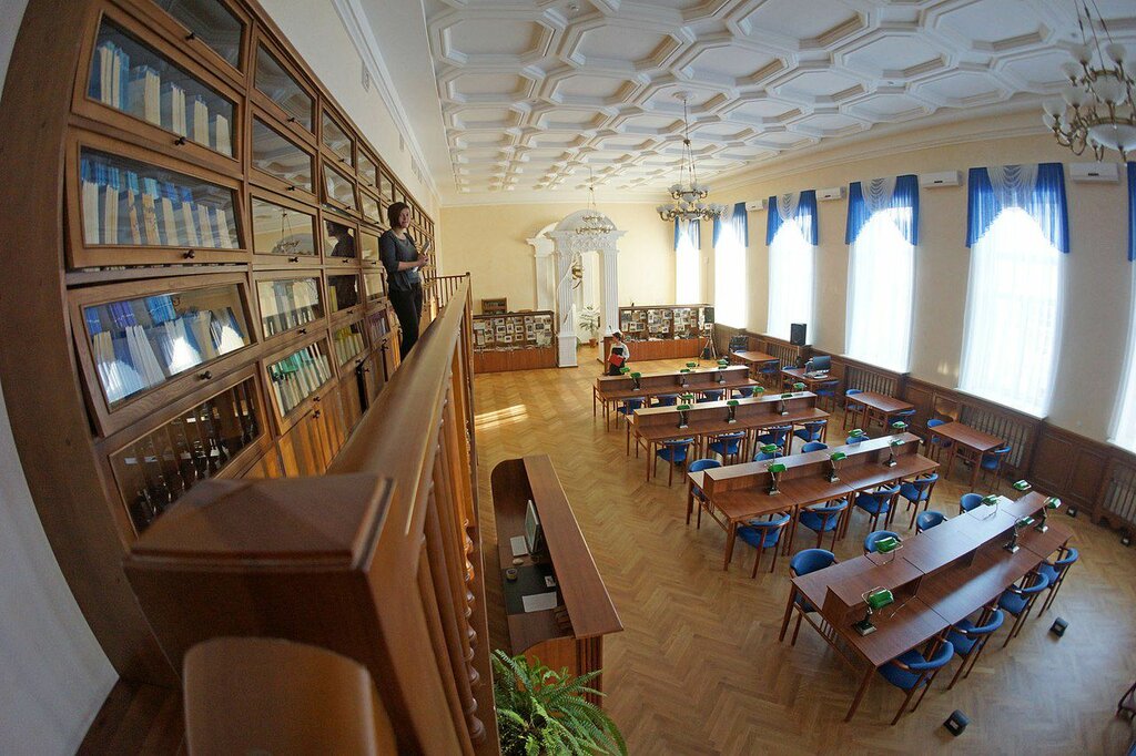 Library Sverdlovskaya oblastnaya universalnaya nauchnaya biblioteka im. V. G. Belinskogo, Yekaterinburg, photo