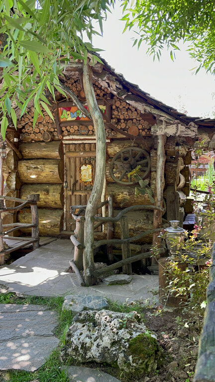 Landmark, attraction Grandfather's house on the water, Domodedovo, photo