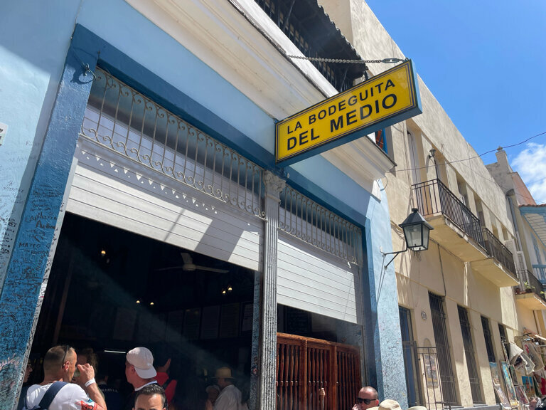 Bar, pub Ла Бодегита дель Медио, Havana, photo