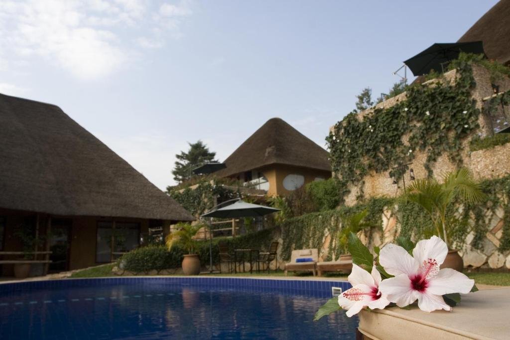 Фото Le Petit Village Hotel