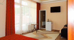 Zhemchuzhina u Morya (posyolok gorodskogo tipa Novomikhaylovskiy, Morskaya ulitsa, 34), hotel