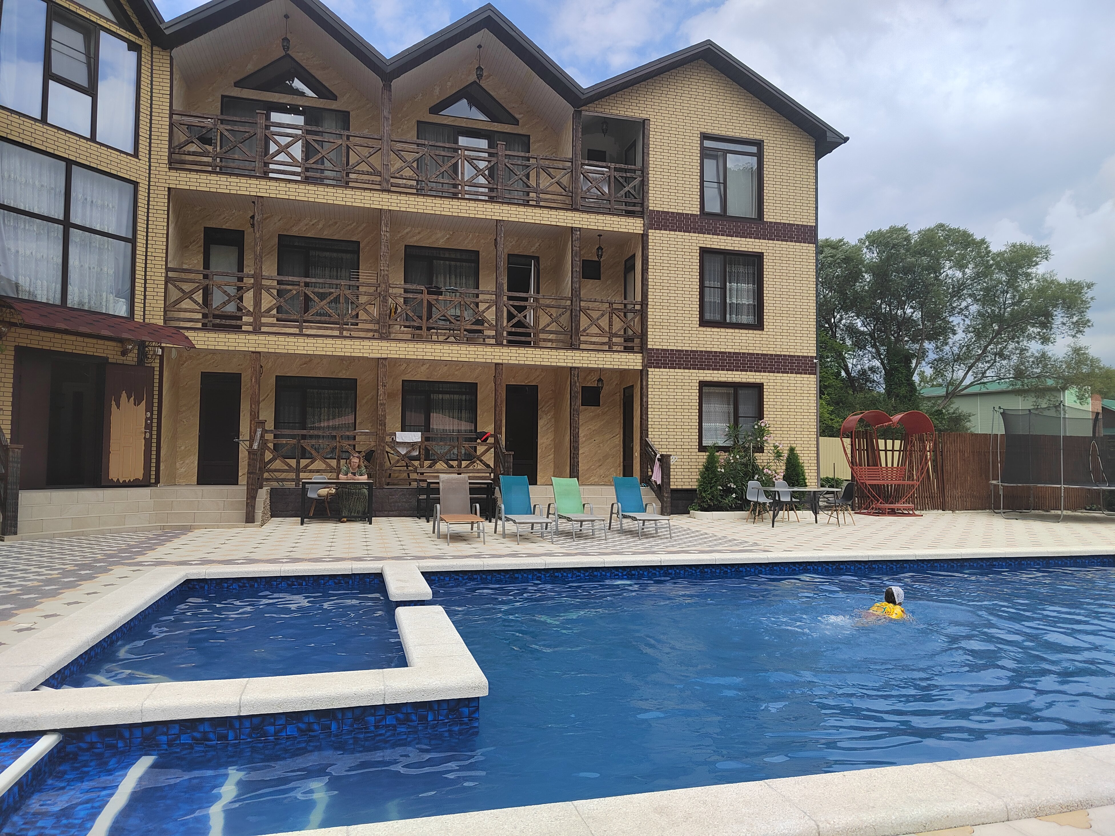 Фото Golden House