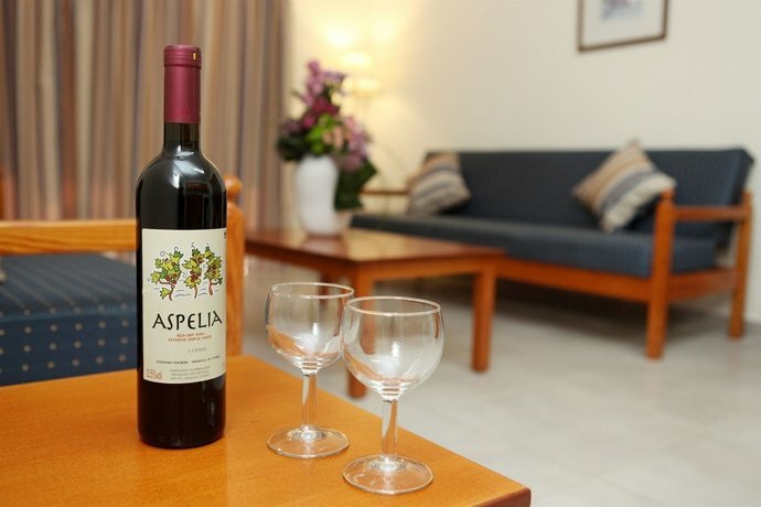 Фото Kefalos Damon Hotel Apartments