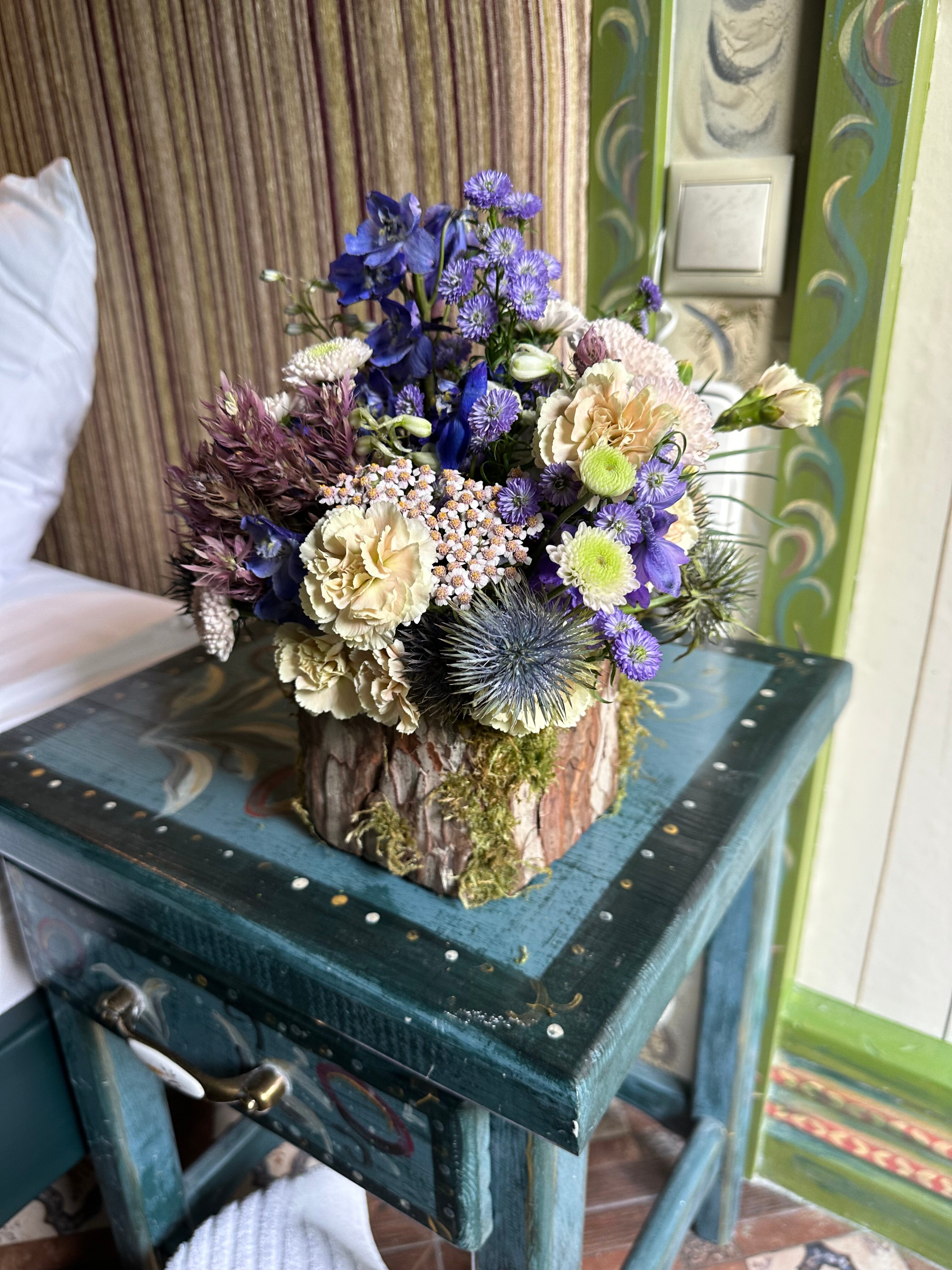 Фото Сытый Ежик