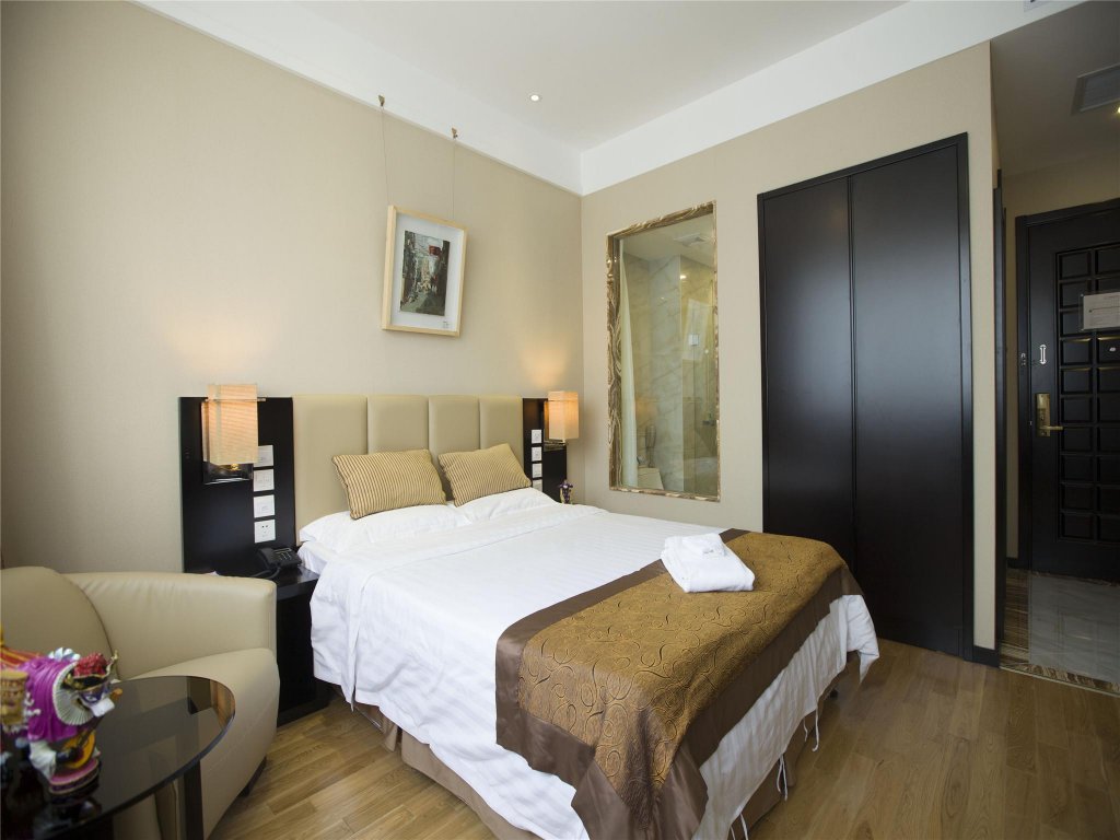 Фото Ac Embassy Hotel