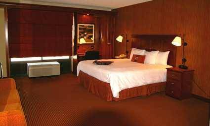 Фото Hampton Inn Albuquerque University Midtown