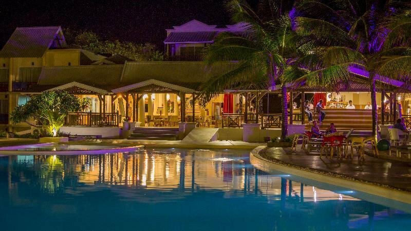 Фото Le Peninsula Bay Beach Resort