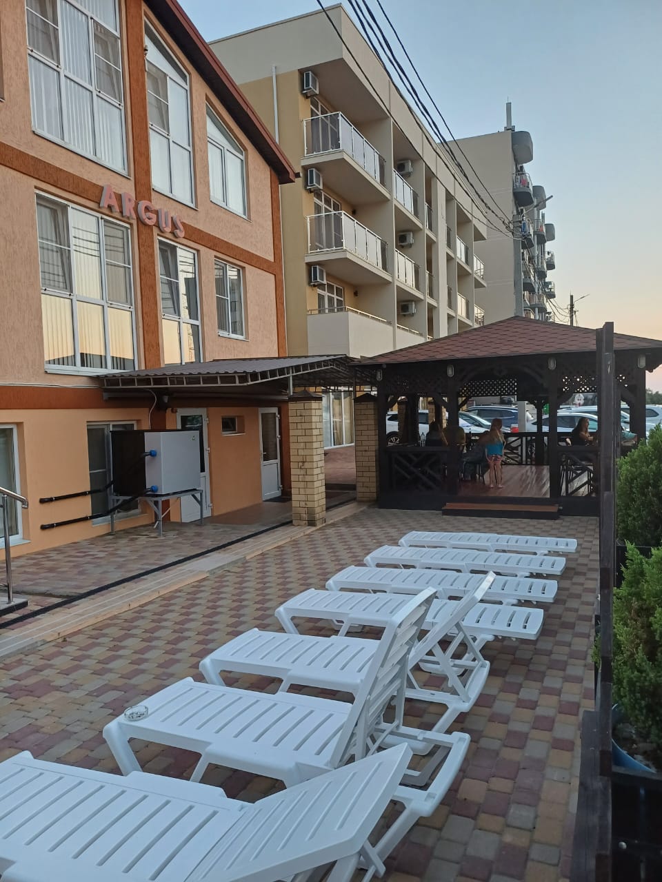 Фото отеля 1