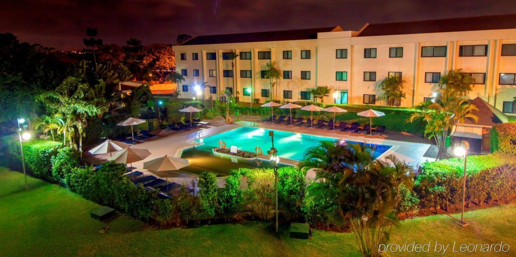 Фото отеля 1