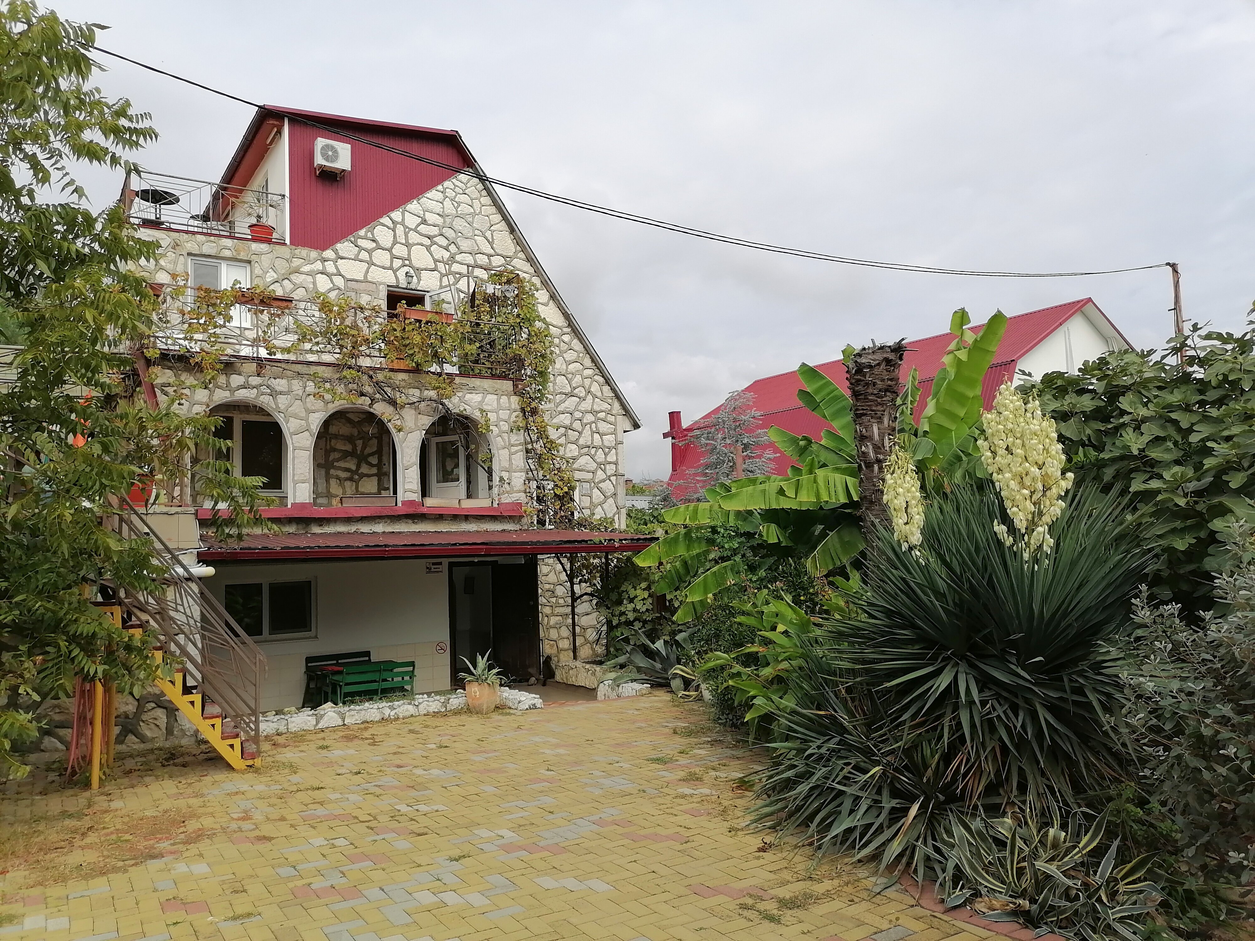 Фото отеля 2