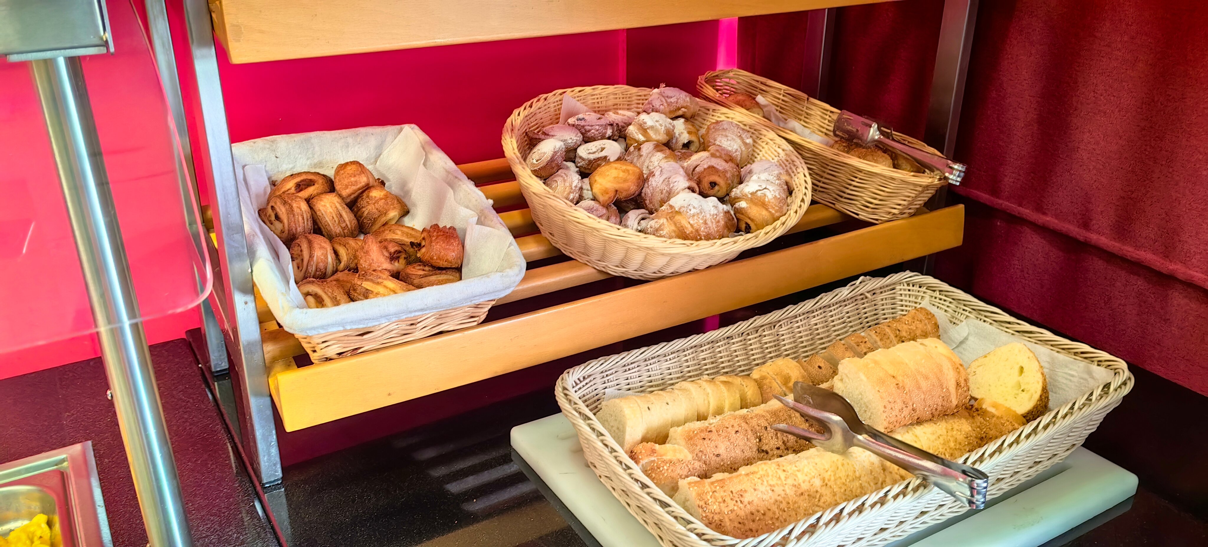 Фото Краун Плаза Белград