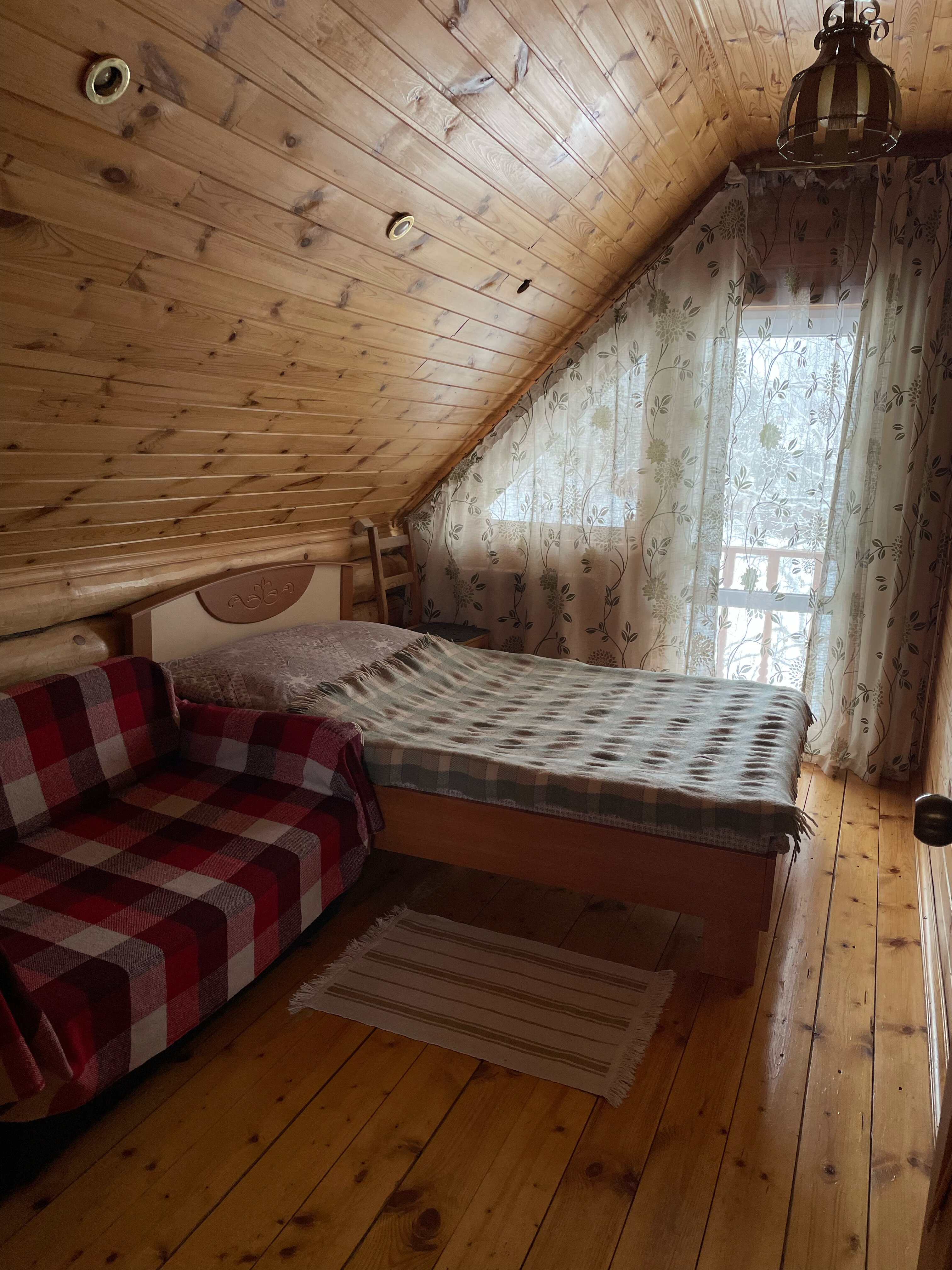 Фото Теремок в горах