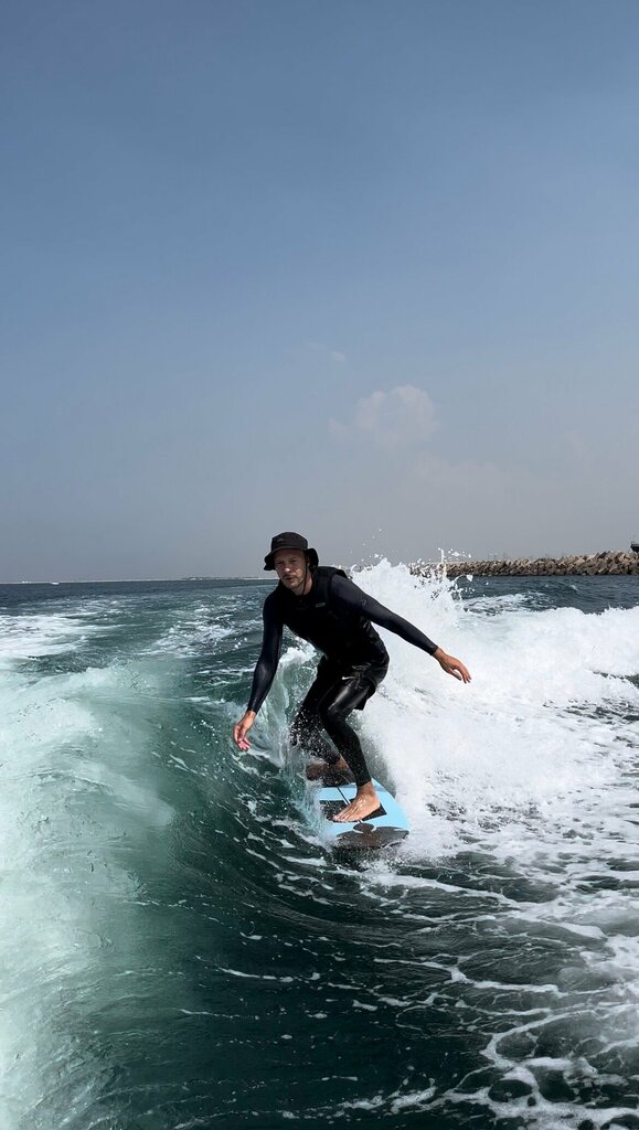 Surfing WakeCreek Wakesurfing, Dubai, photo