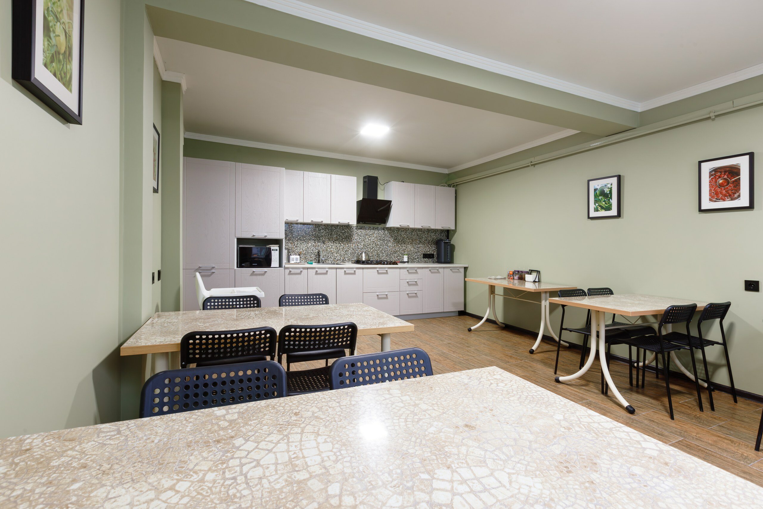 Фото Современник