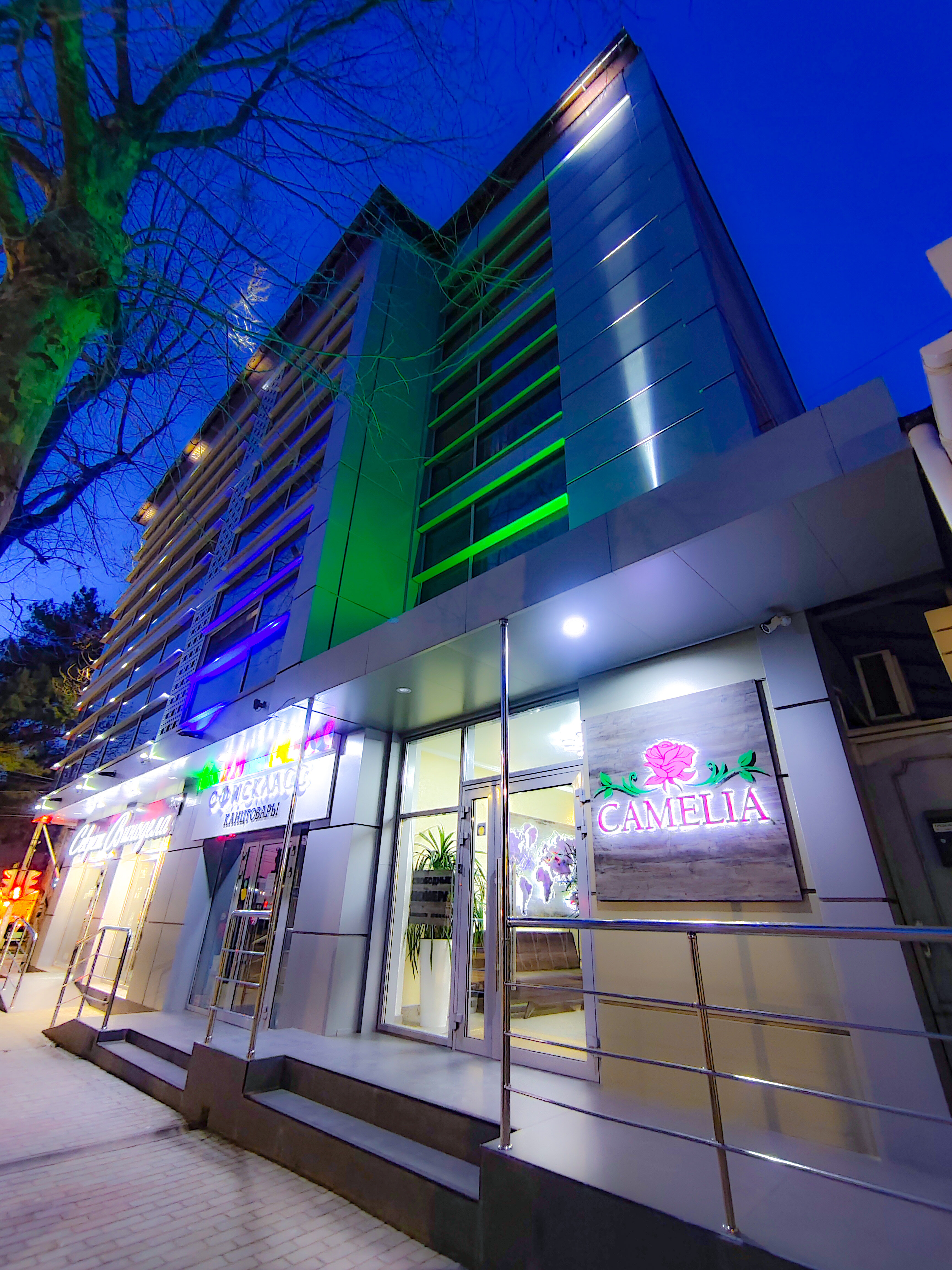 Фото отеля 1