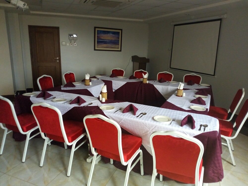 Фото Prinias Hotel