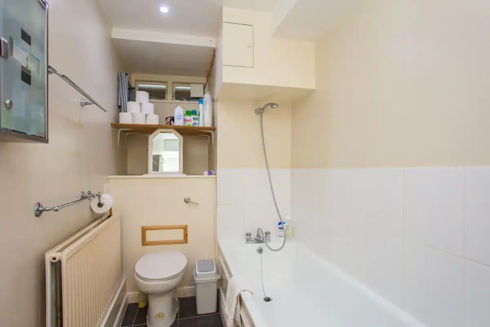 Фото Peaceful 2 Bedroom Apartment in Affluent Fulham