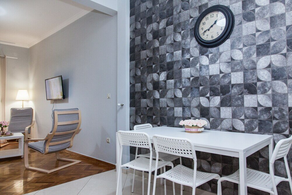 Фото Beautiful new decorated apt in Athens