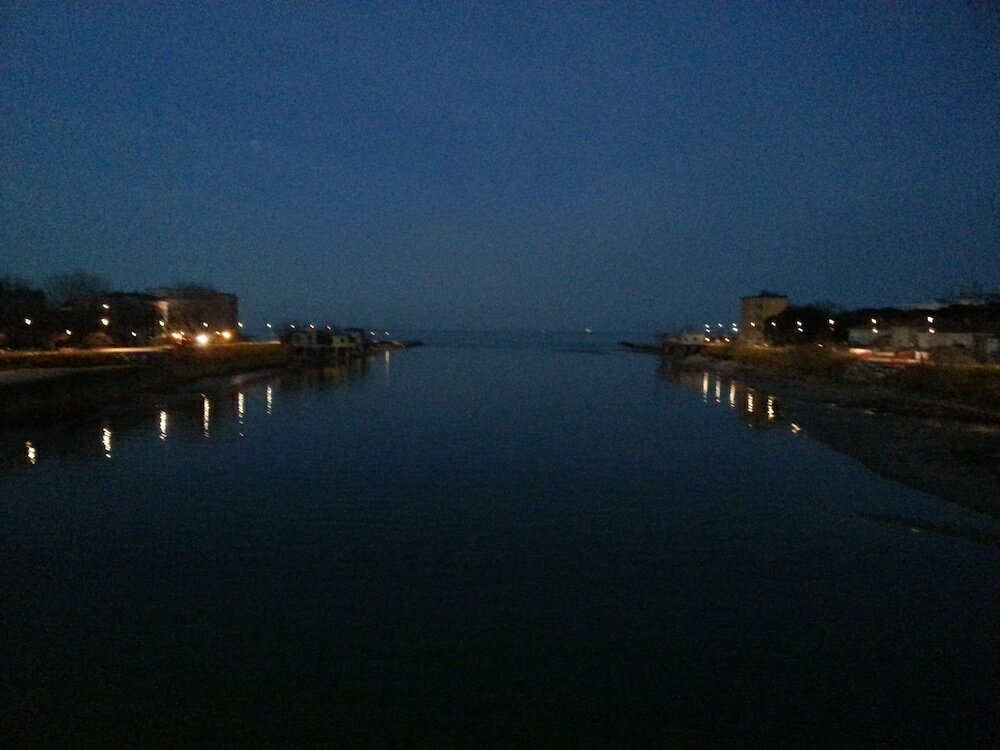 Фото Appartamento sulla spiaggia con balcone