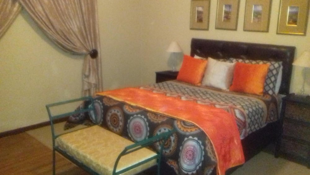 Фото Kestell Hotel