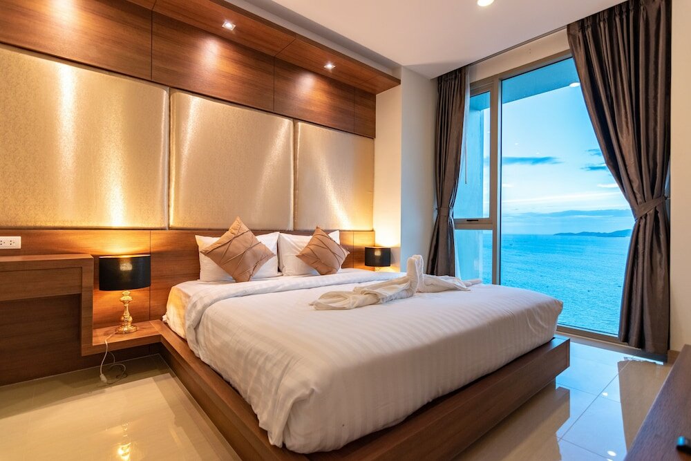 Фото The Riviera Wongamat by Pattaya Holiday