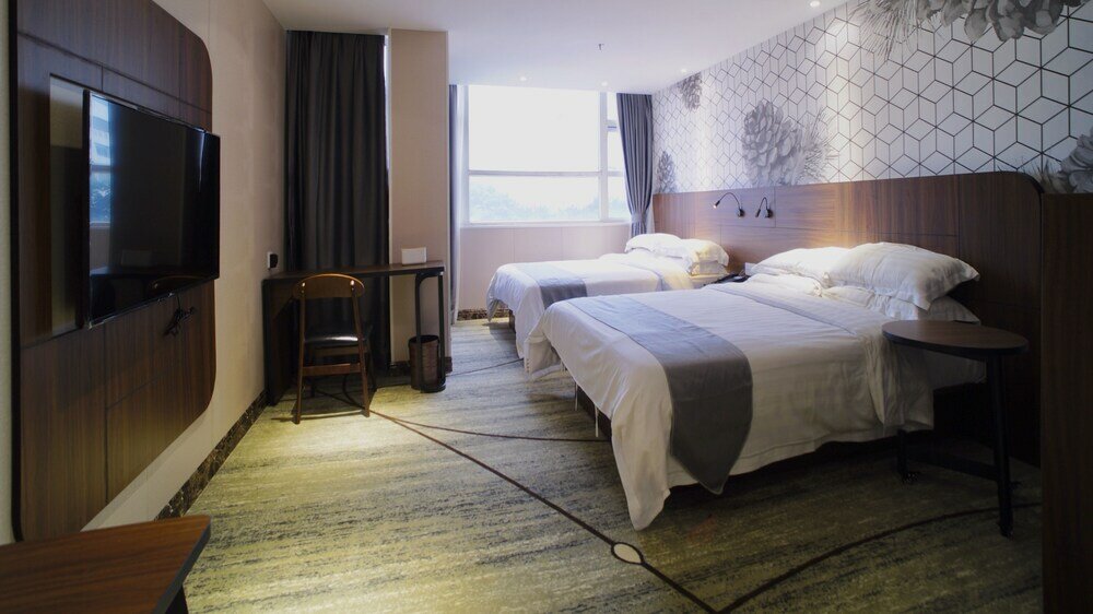 Фото Guangzhou Pinecone & Huayi Select Hotel