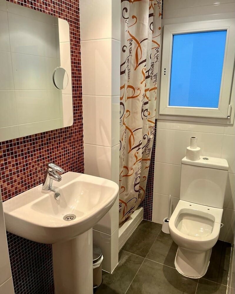 Фото Amplio apartamento cerca Fira y Centro