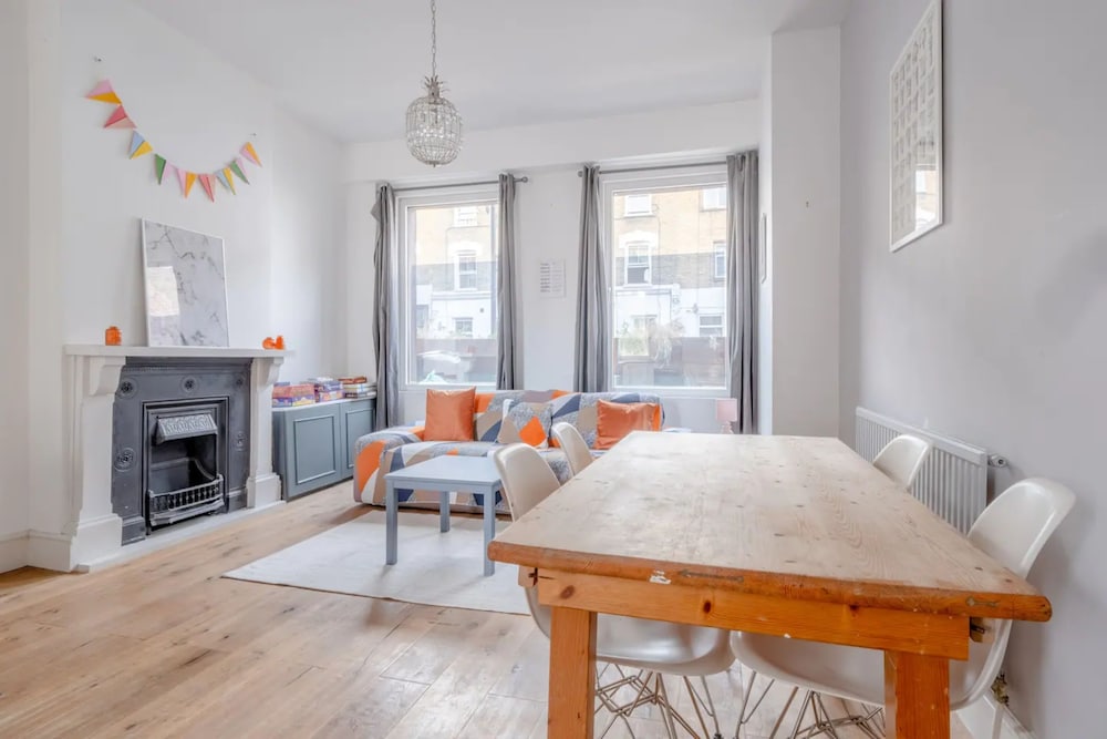 Фото Lovely 3 Bedroom Apartment in Clapton With Garden