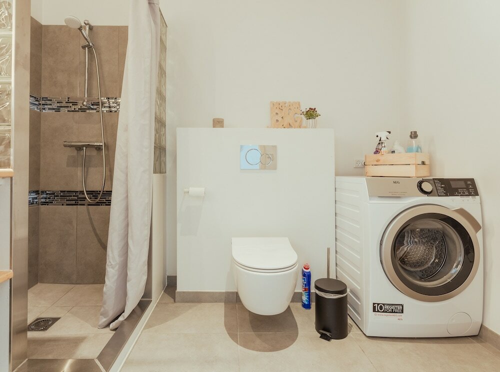 Фото Delightful 2 Bedroom Apt Balcony Parking