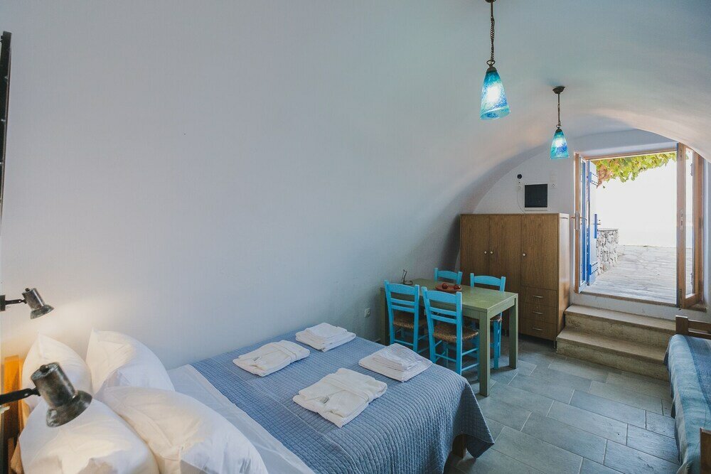 Фото Karavos View - A Unique Artists' Hideaway Paradise