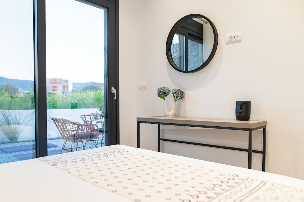 Фото Pebble Garden Blue Dahlia