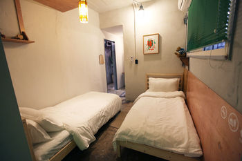 Фото Hongdae Guesthouse Pajamaparty - Hostel