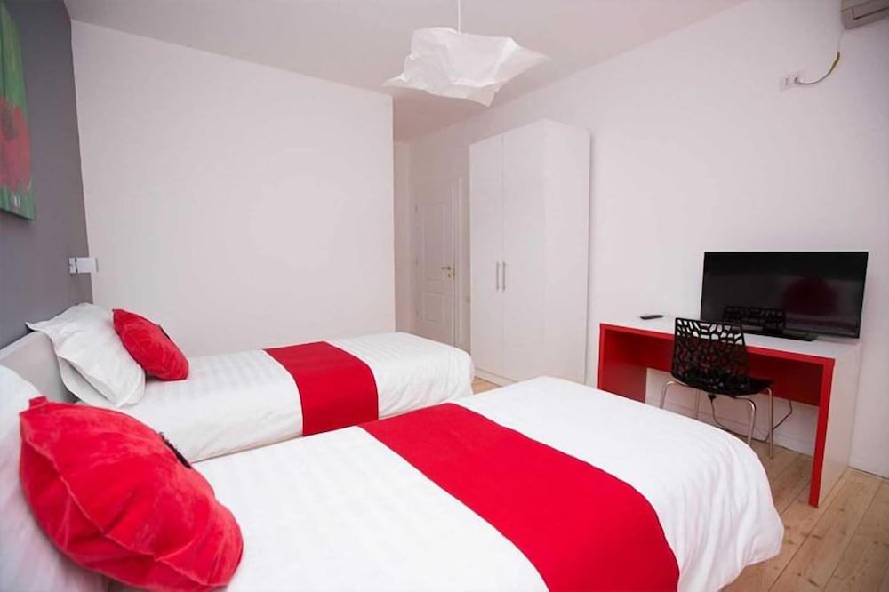 Фото Отель Liqeni Tirana