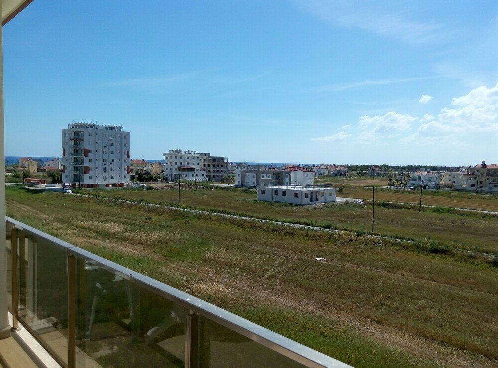 Фото Studio Apartment at Longbeach