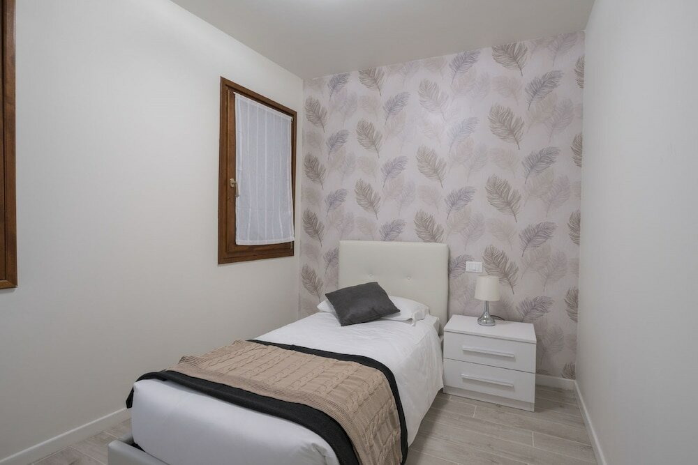 Фото Apartments in San Marco with Canal View