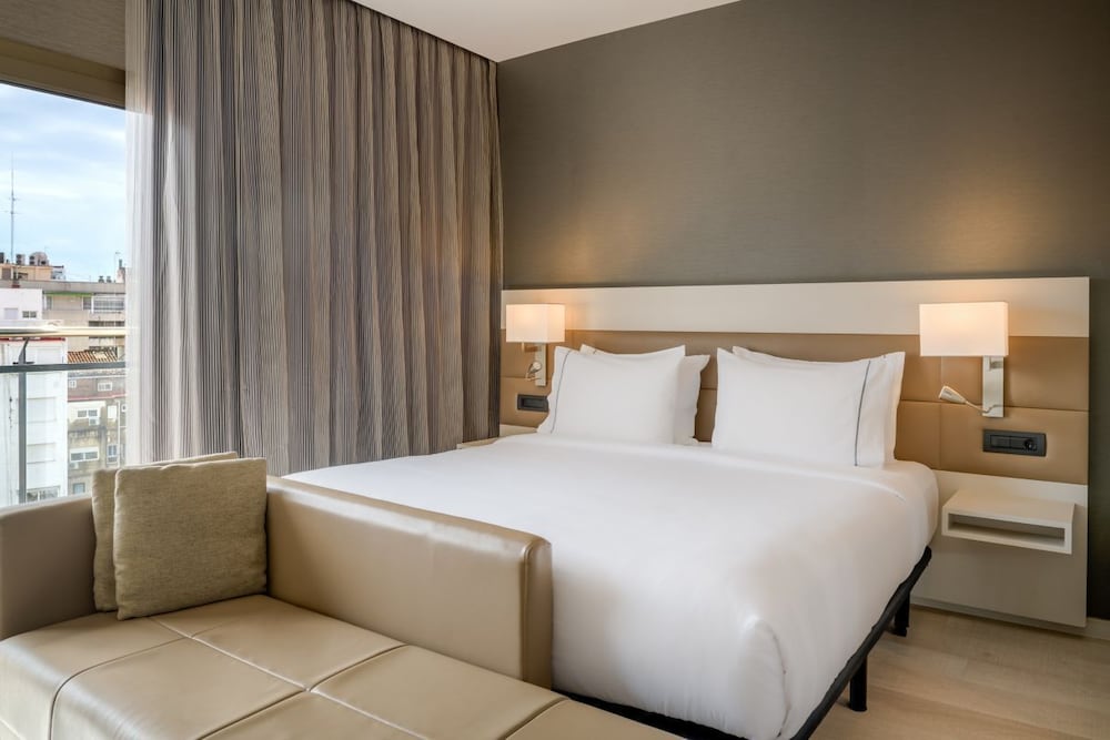 Фото AC Hotel Colon Valencia