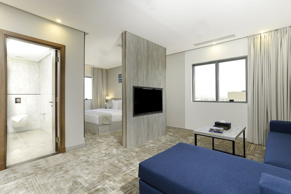 Фото The Seasons Hotel