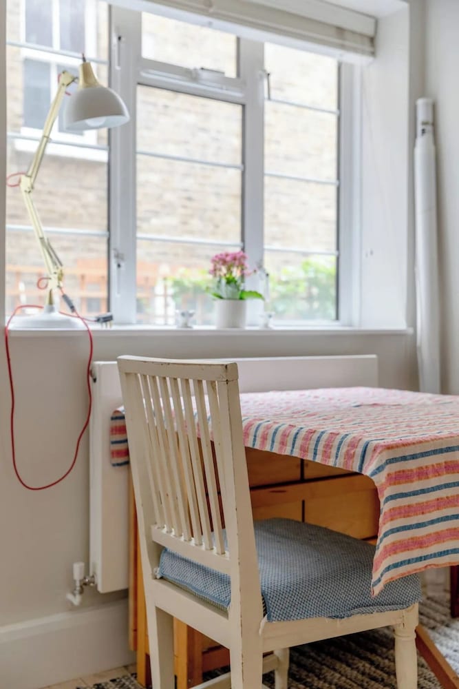 Фото Spacious 1bd Flat With Garden - Hampstead Heath