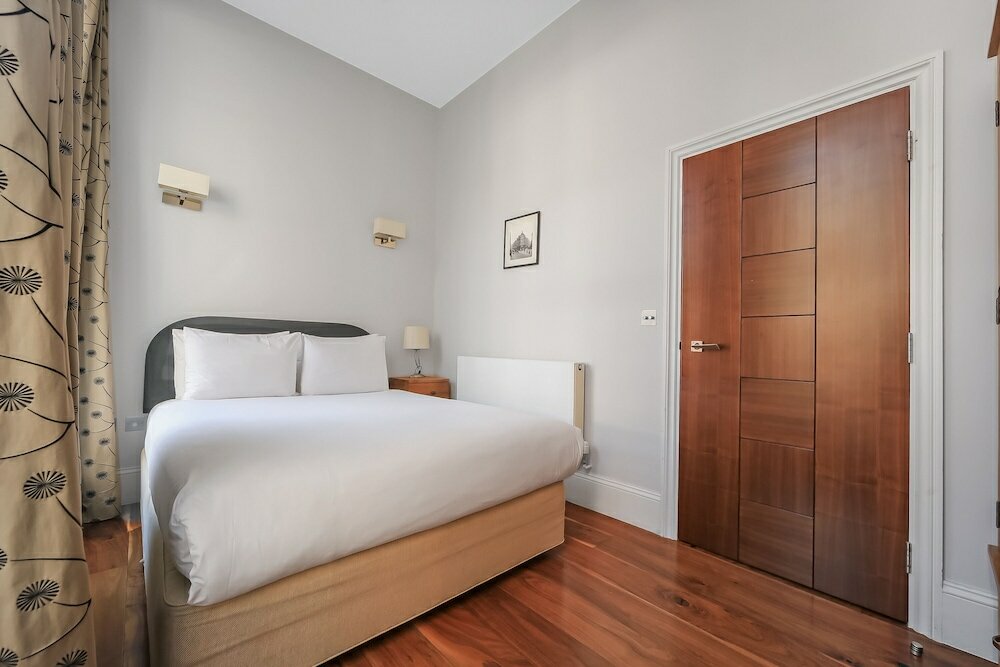 Фото Tavistock Place Apartments