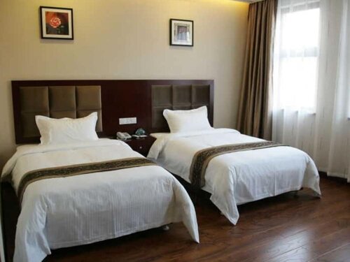 Гостиница GreenTree Inn LiaoYuan Longshan District Train station Longjihuadian Hotel_ в Ляоюане